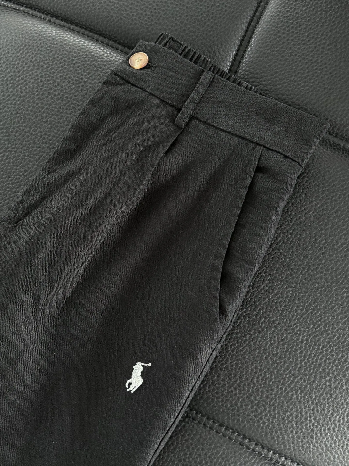 New Arrival ， Versatile ， 。 Classic 。 ， Breathable， ， 。 ， ， 。 Sizes:M~3XL :Black White Blue :3779